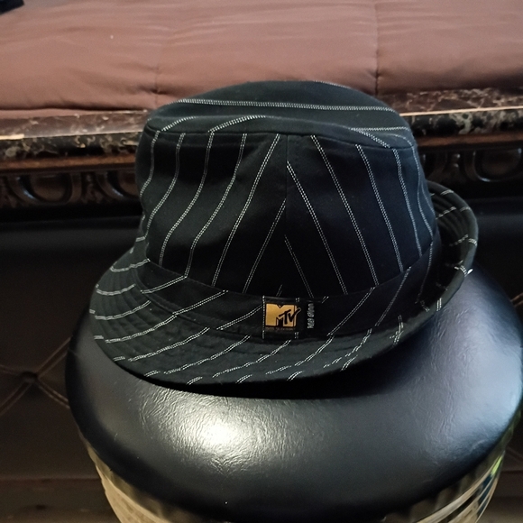MTV Peter Grimm Made Men Black/White Pinstripe Fedora Hat. - Picture 2 of 4